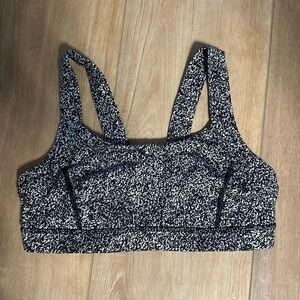 Lululemon women’s black & white sports bra size 10